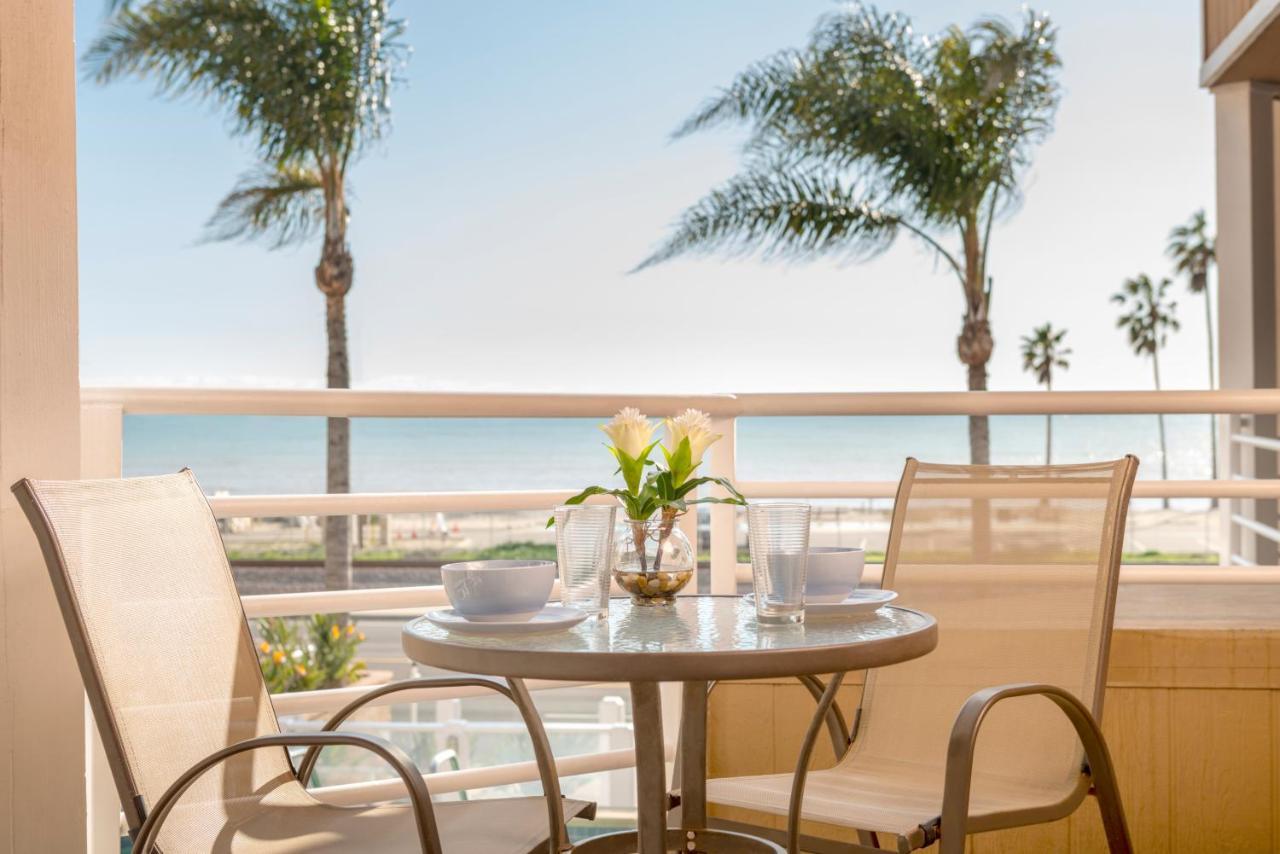 Beachfront Inn And Suites At ดานาพอยท์ ภายนอก รูปภาพ