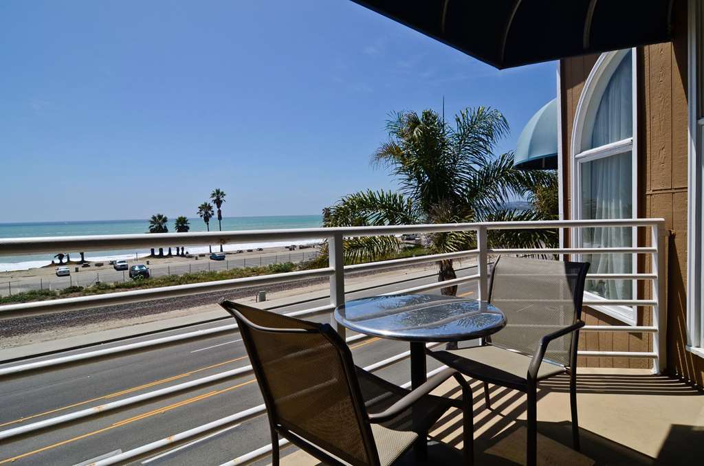 Beachfront Inn And Suites At ดานาพอยท์ ห้อง รูปภาพ